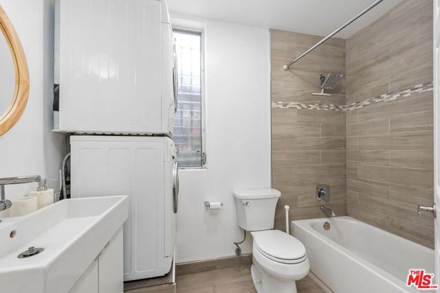 320 S Gramercy Place 105, Los Angeles, CA 90020