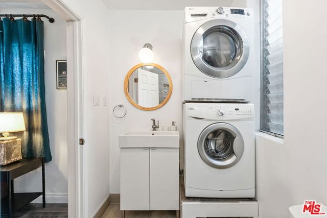 320 S Gramercy Place 105, Los Angeles, CA 90020