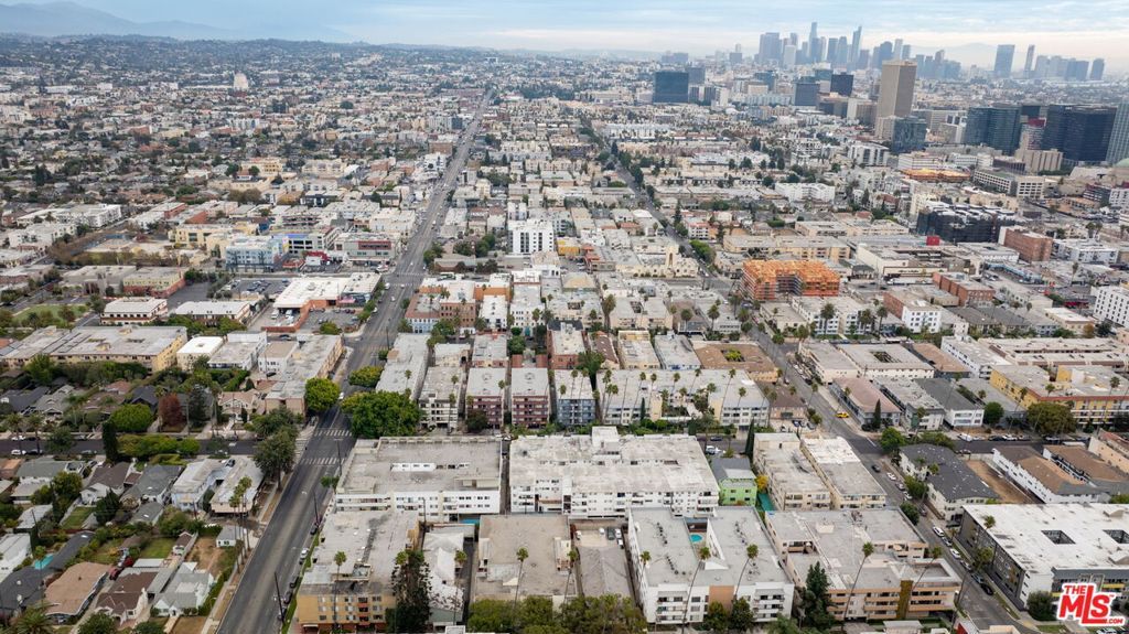 320 S Gramercy Place 105, Los Angeles, CA 90020 — photo 2