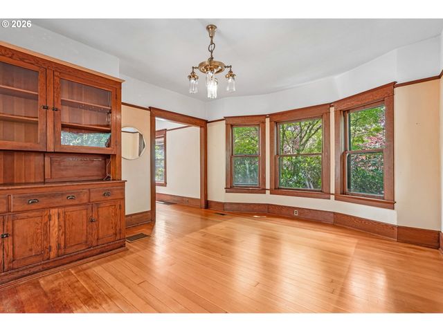 2685 Nw SAVIER St, Portland, OR 97210