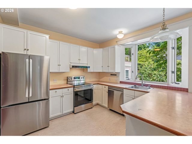 2685 Nw SAVIER St, Portland, OR 97210