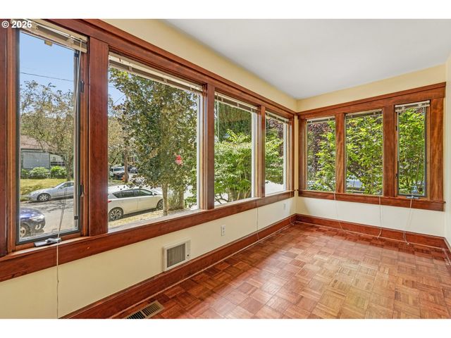 2685 Nw SAVIER St, Portland, OR 97210