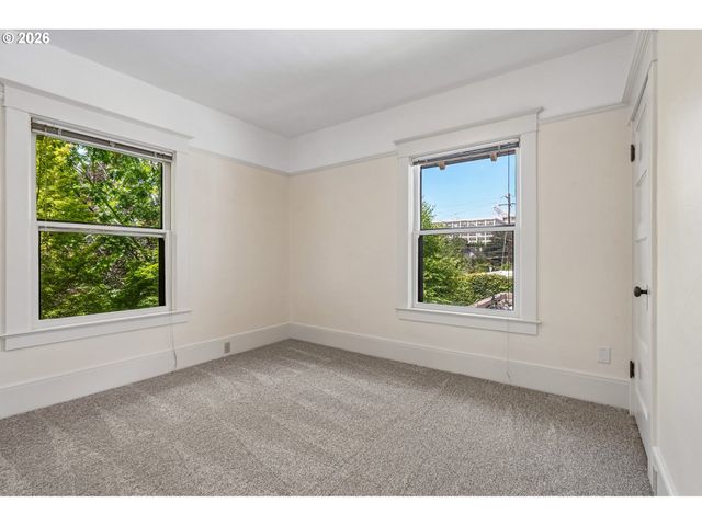 2685 Nw SAVIER St, Portland, OR 97210