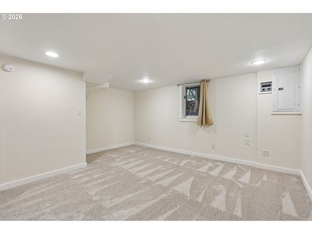 2685 Nw SAVIER St, Portland, OR 97210