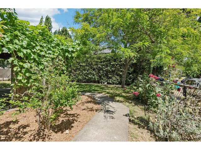 2685 Nw SAVIER St, Portland, OR 97210