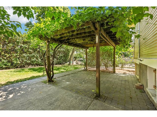 2685 Nw SAVIER St, Portland, OR 97210