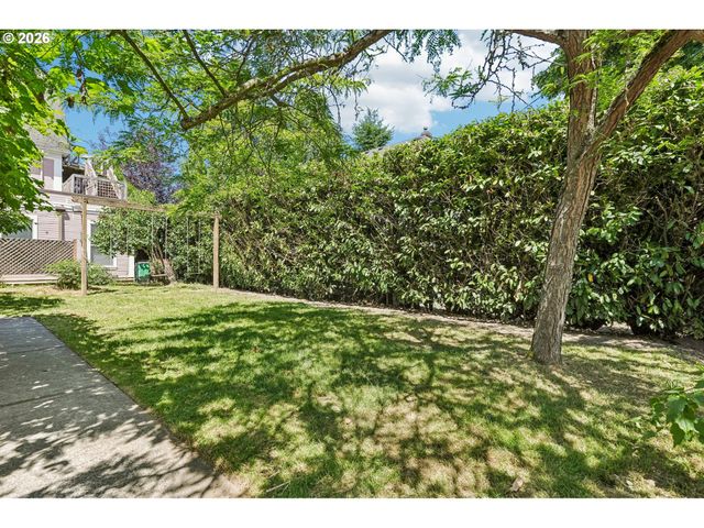 2685 Nw SAVIER St, Portland, OR 97210