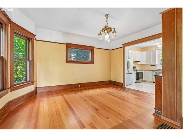 2685 Nw SAVIER St, Portland, OR 97210