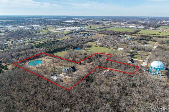 22198 Glencastle Lane, Lebanon, MO 65536