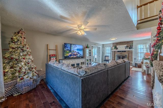 22198 Glencastle Lane, Lebanon, MO 65536