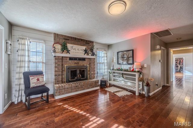 22198 Glencastle Lane, Lebanon, MO 65536