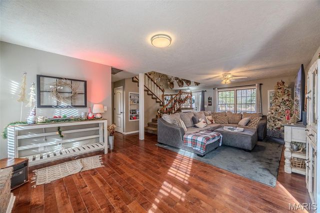 22198 Glencastle Lane, Lebanon, MO 65536