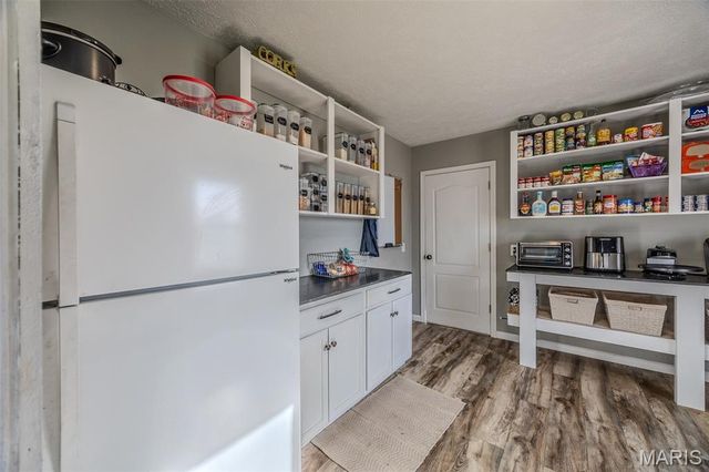 22198 Glencastle Lane, Lebanon, MO 65536