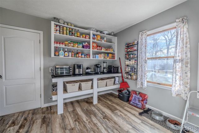 22198 Glencastle Lane, Lebanon, MO 65536