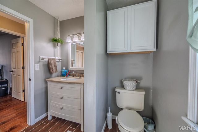 22198 Glencastle Lane, Lebanon, MO 65536