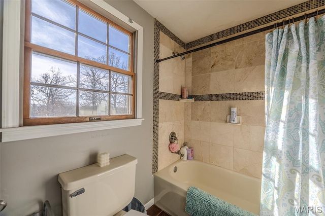 22198 Glencastle Lane, Lebanon, MO 65536