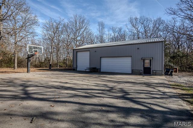 22198 Glencastle Lane, Lebanon, MO 65536