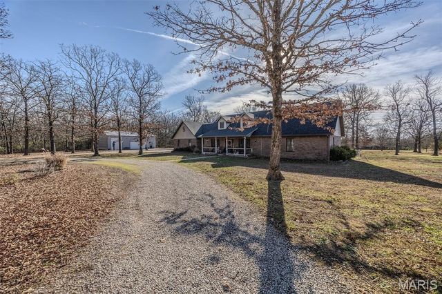 22198 Glencastle Lane, Lebanon, MO 65536