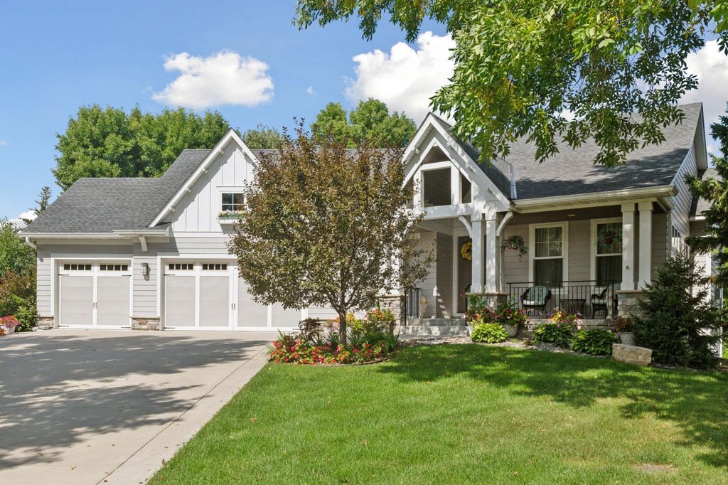 6400 Landings Court, Chanhassen, MN 55331