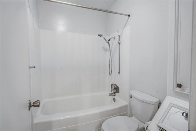 182 Greenleaf Lane, Conroe, TX 77304