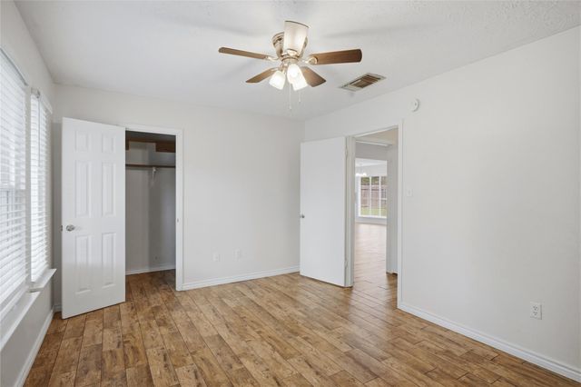 182 Greenleaf Lane, Conroe, TX 77304
