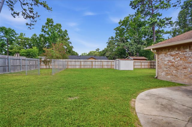 182 Greenleaf Lane, Conroe, TX 77304