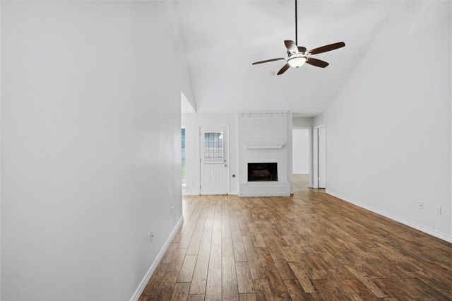 182 Greenleaf Lane, Conroe, TX 77304