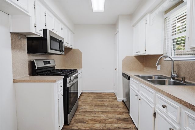 182 Greenleaf Lane, Conroe, TX 77304