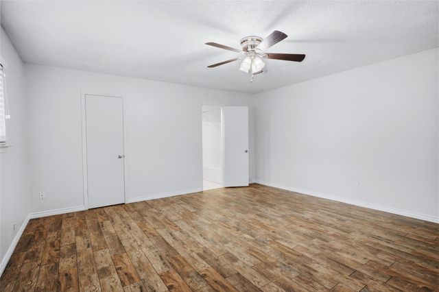 182 Greenleaf Lane, Conroe, TX 77304