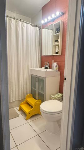 224-24 Union Turnpike 4N, Oakland Gardens, NY 11364