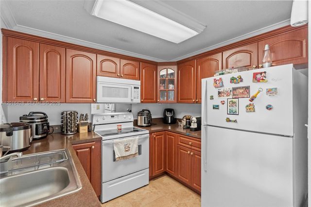 3561 SW 117th Ave 7-206, Miami, FL 33175