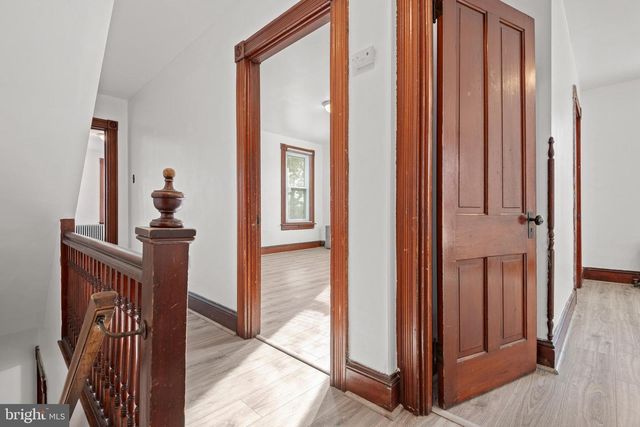 19 W COTTAGE AVE, Millersville, PA 17551
