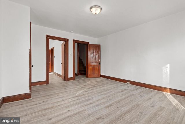 19 W COTTAGE AVE, Millersville, PA 17551