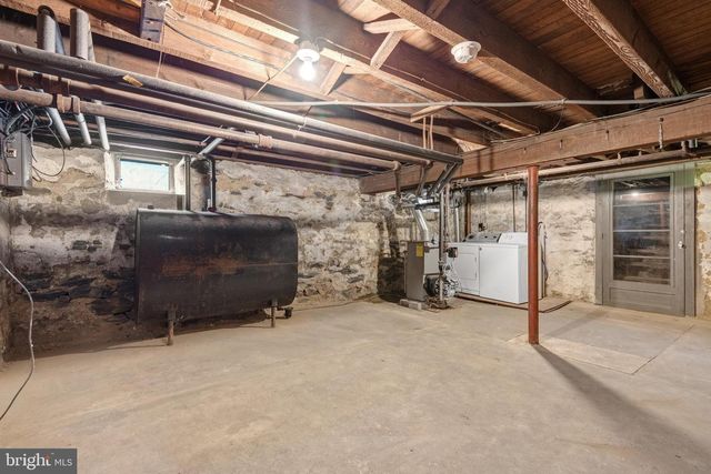 19 W COTTAGE AVE, Millersville, PA 17551