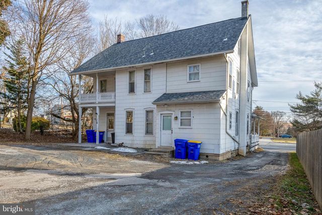 19 W COTTAGE AVE, Millersville, PA 17551