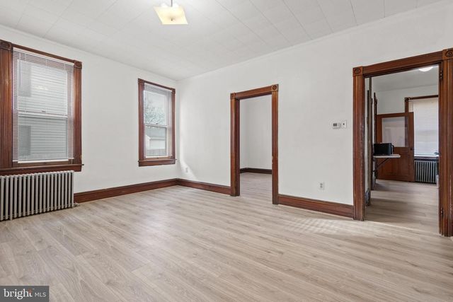 19 W COTTAGE AVE, Millersville, PA 17551
