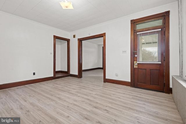 19 W COTTAGE AVE, Millersville, PA 17551