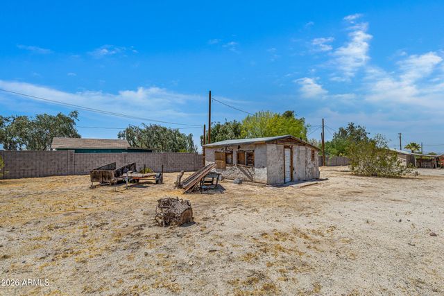 2237 E DESERT Lane, Phoenix, AZ 85042