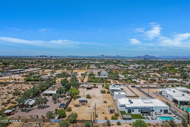 2237 E DESERT Lane, Phoenix, AZ 85042