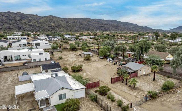2237 E DESERT Lane, Phoenix, AZ 85042