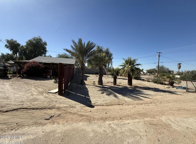 2237 E DESERT Lane, Phoenix, AZ 85042