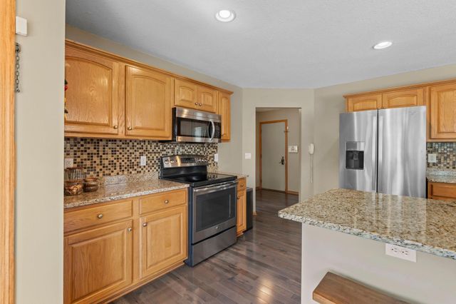 3331 98th Circle N, Brooklyn Park, MN 55443