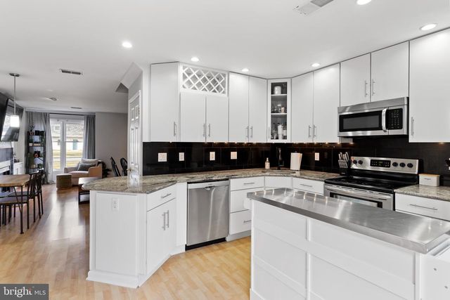 5412 OXFORD DR, Mechanicsburg, PA 17055