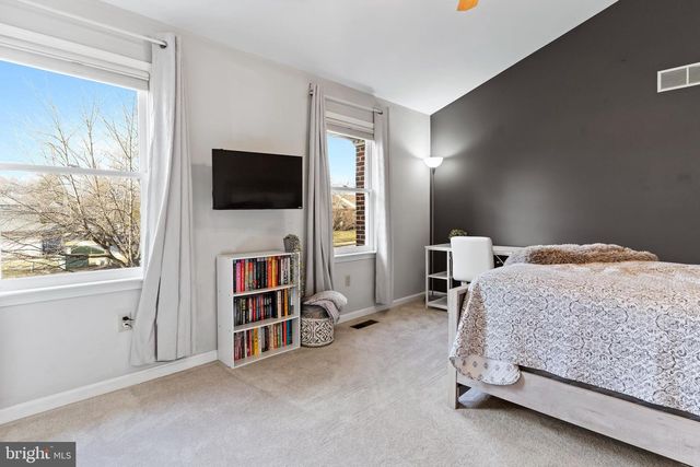 5412 OXFORD DR, Mechanicsburg, PA 17055