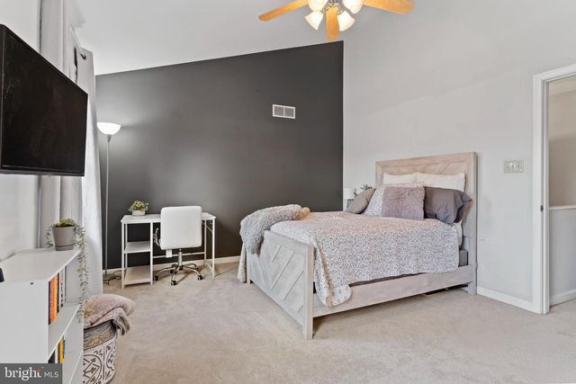 5412 OXFORD DR, Mechanicsburg, PA 17055