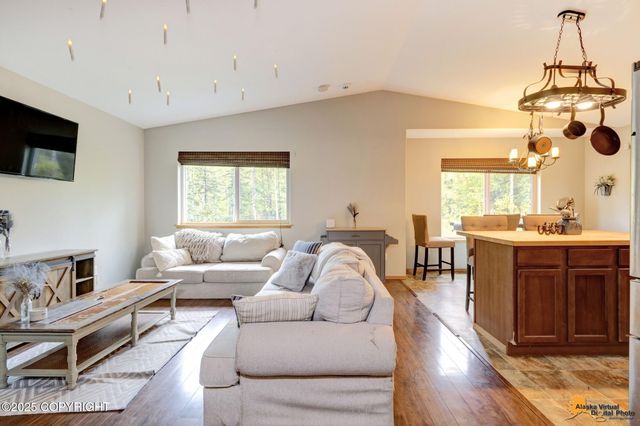 2475 N Raven's Flight Drive, Wasilla, AK 99654