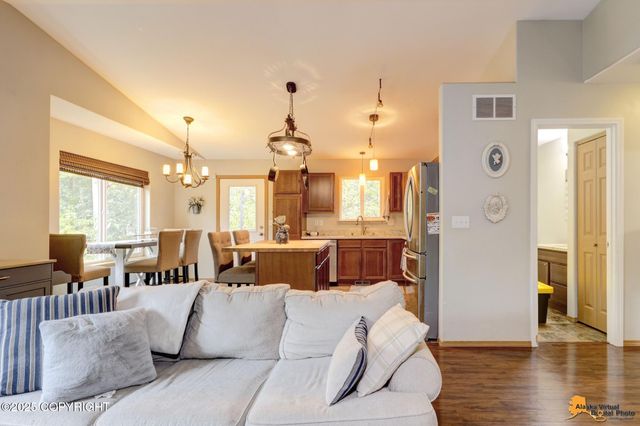 2475 N Raven's Flight Drive, Wasilla, AK 99654
