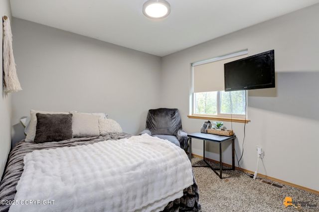 2475 N Raven's Flight Drive, Wasilla, AK 99654