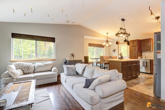 2475 N Raven's Flight Drive, Wasilla, AK 99654