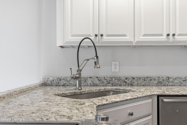 829 Old State Rd, Brandenburg, KY 40108